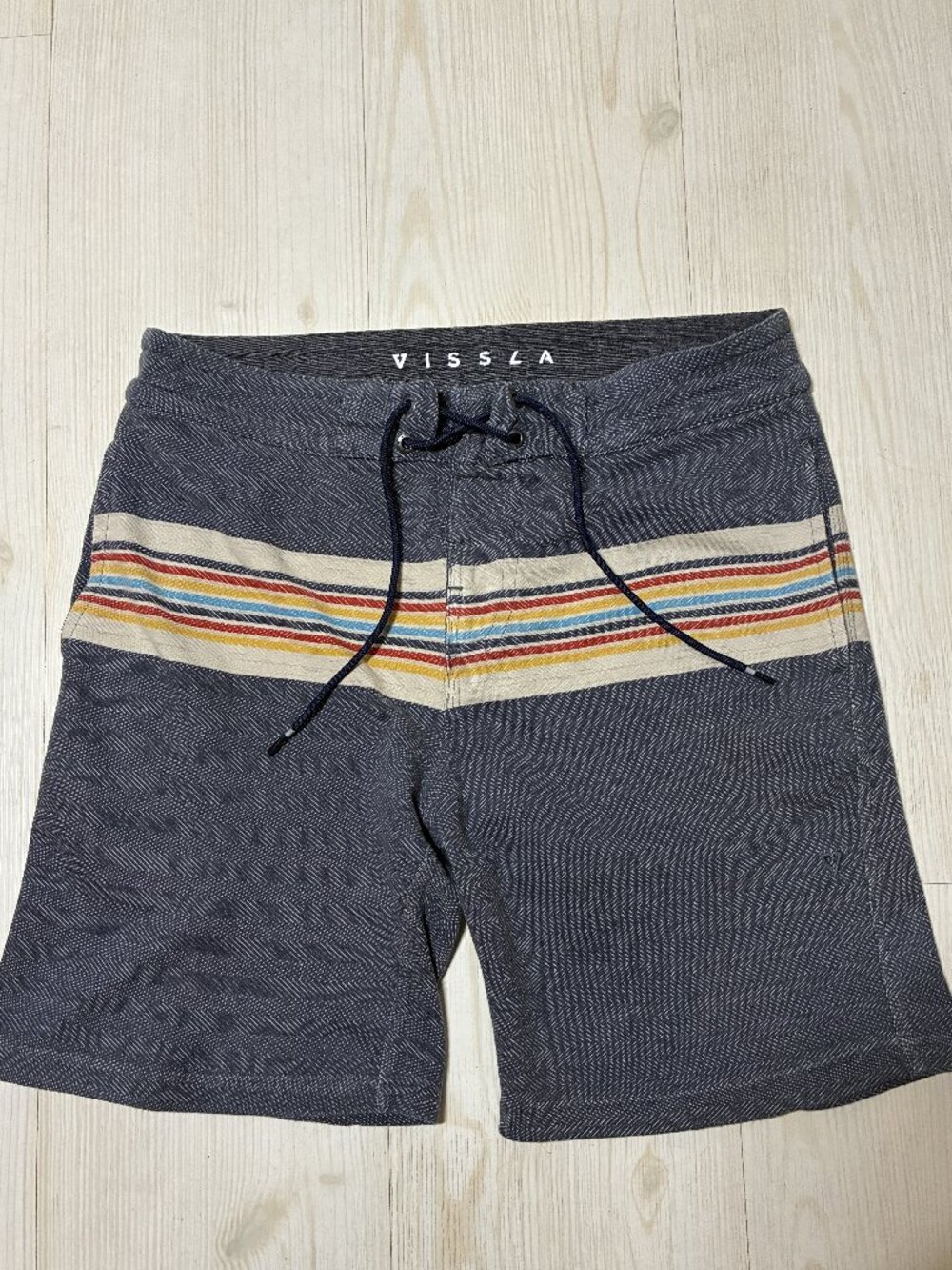 Vissla Boys Crestline Sofa Surfer Shorts Grey Striped Youth Size XL (28)